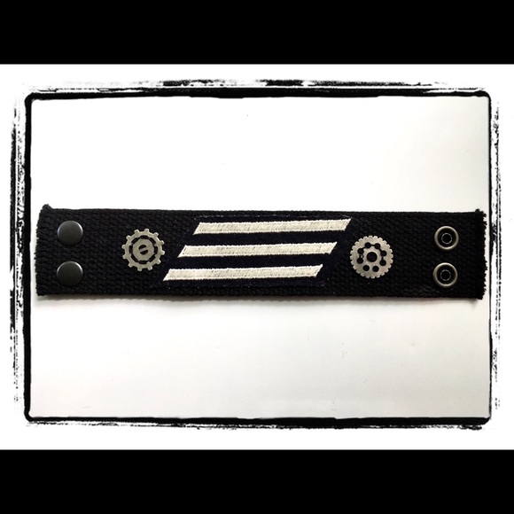 ๐บ๐ธ BLACK WHITE SERVICE STRIPES CUFF BRACELET๐บ๐ธ - Picture 3 of 6